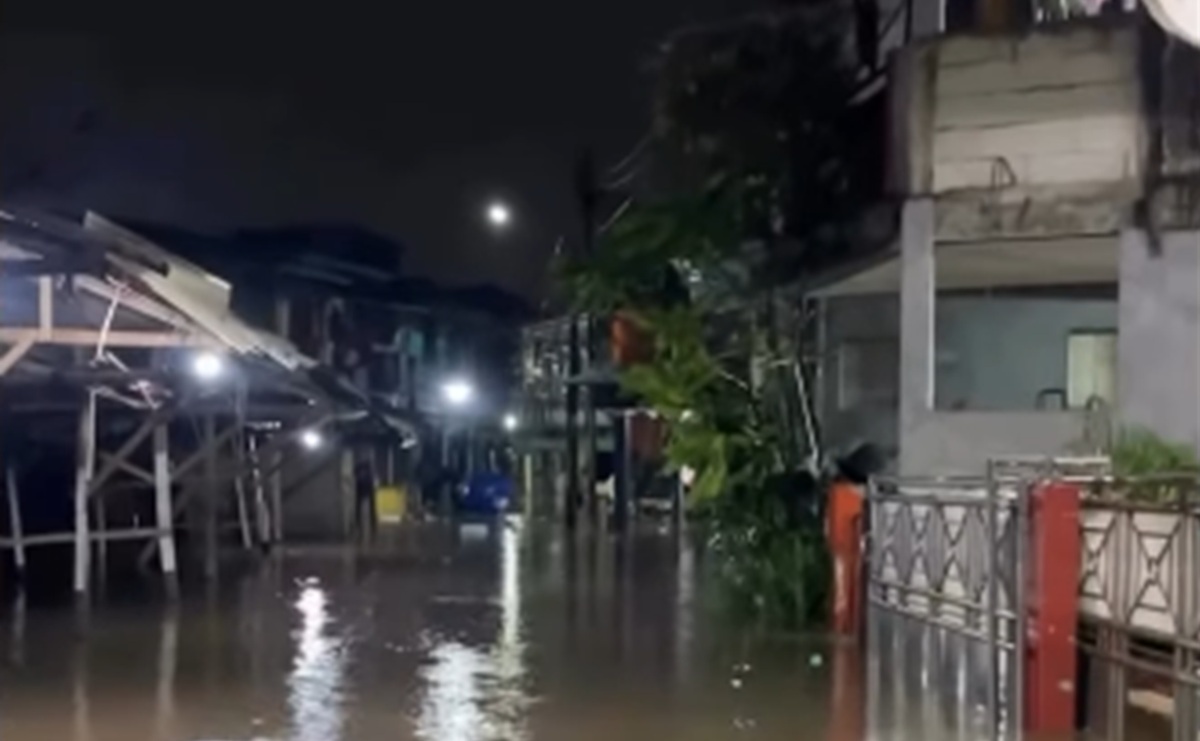 Flooding in Cipinang Melayu Reaches 1.5 Metres This Morning