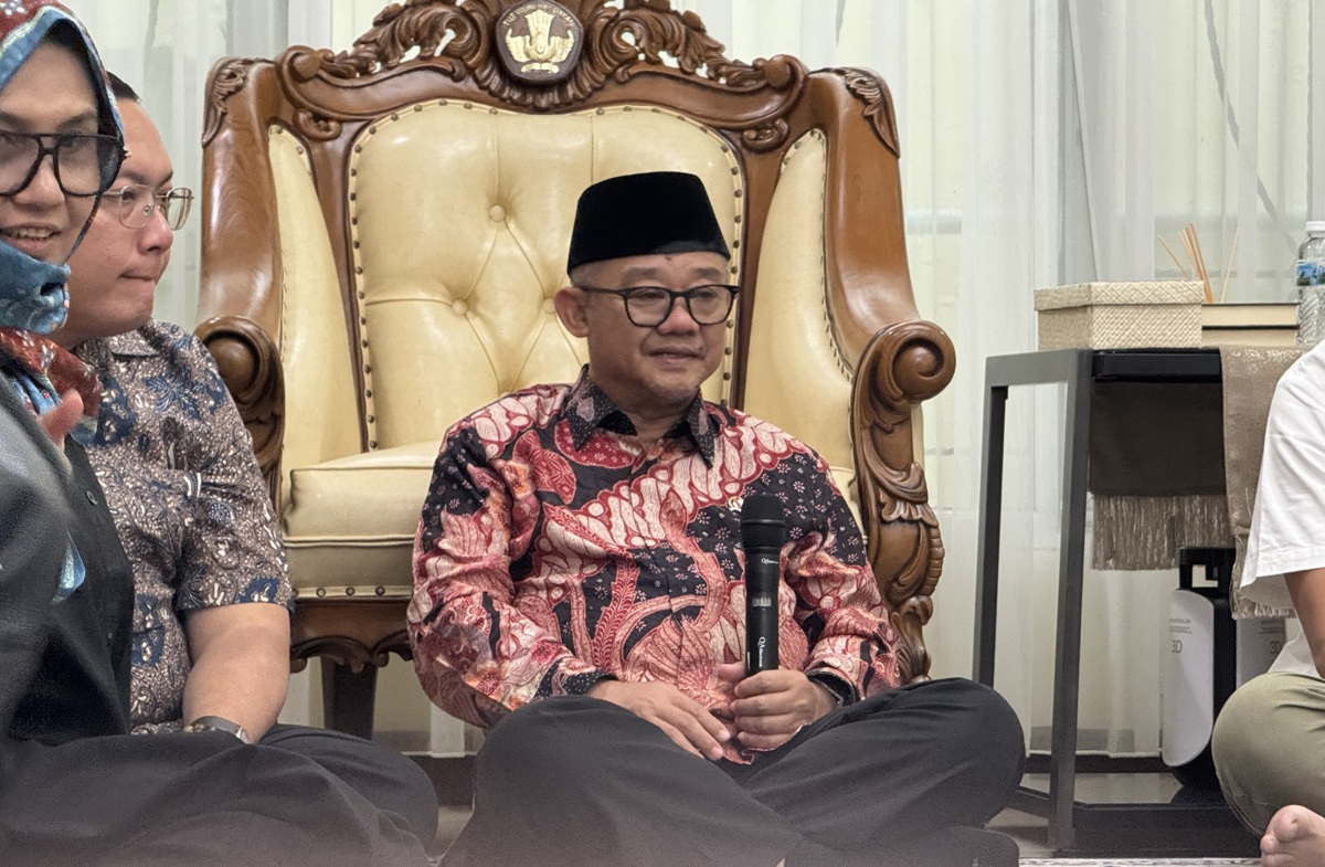 Minister for Primary and Secondary Education Backs Social Media Restrictions for Under-16s