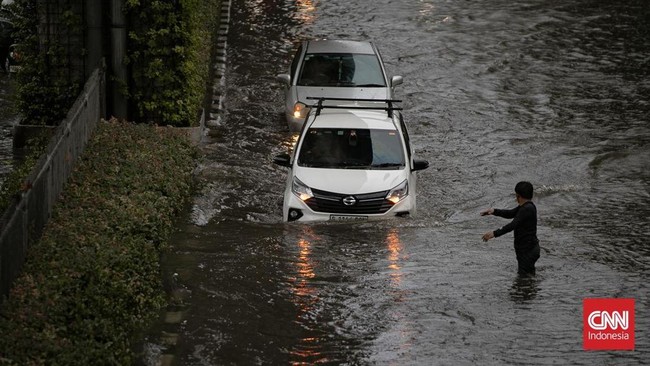 Floods Hit Jakarta and Tangerang After Overnight Rain