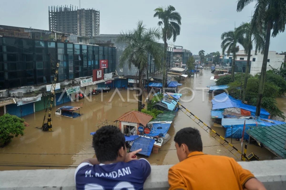 Heavy rainfall prompts Tangerang City Government to declare flood alert until tomorrow