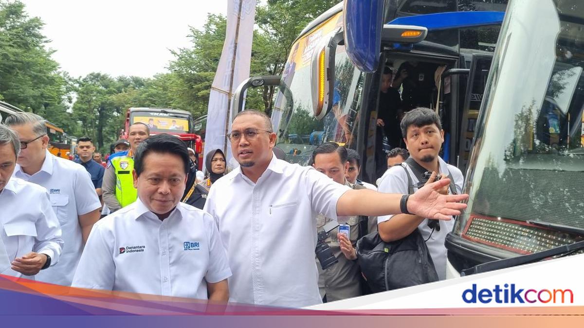 Andre Rosiade to Deploy 250 Free Mudik Buses for 'Pulang Basamo 2026'