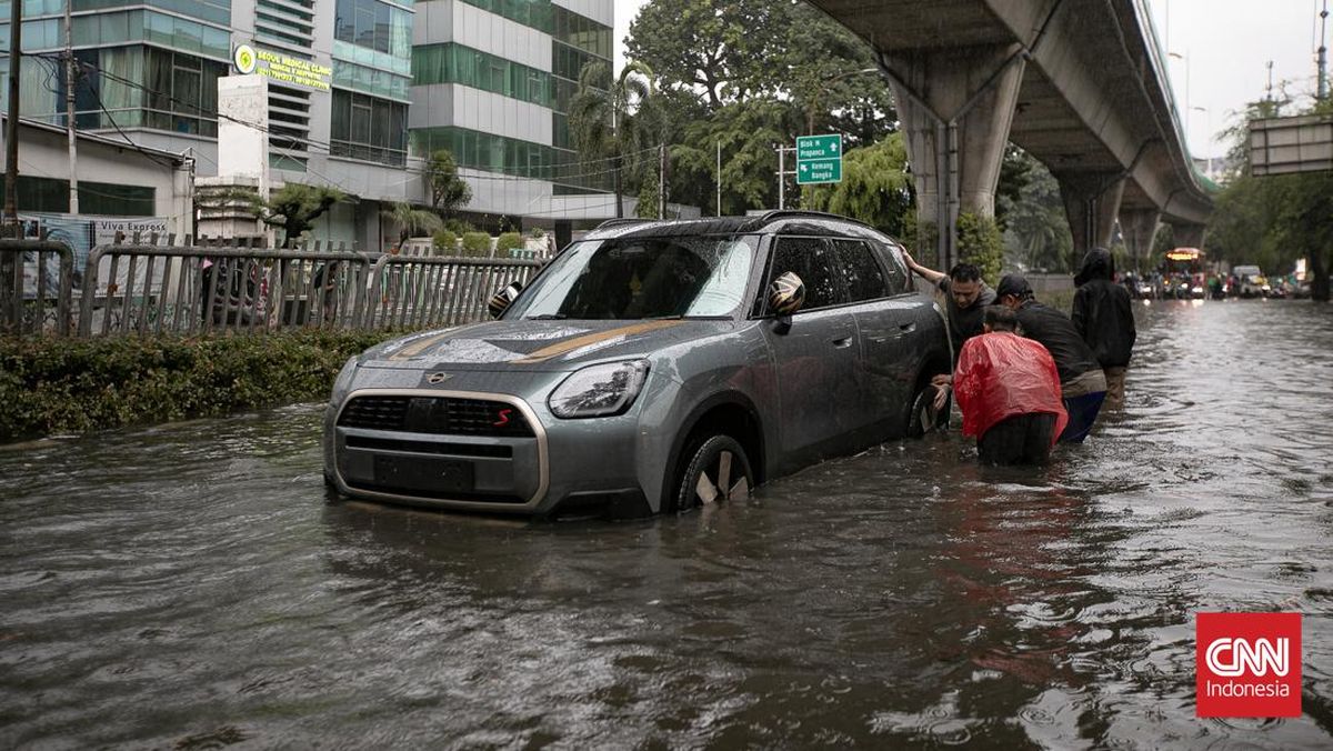 148 RTs and 20 roads in Jakarta submerged by floods on Sunday afternoon
