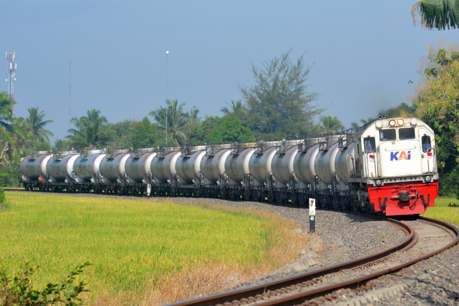 KAI Divre I North Sumatra Ensures Freight Transport Remains in Operation During Lebaran