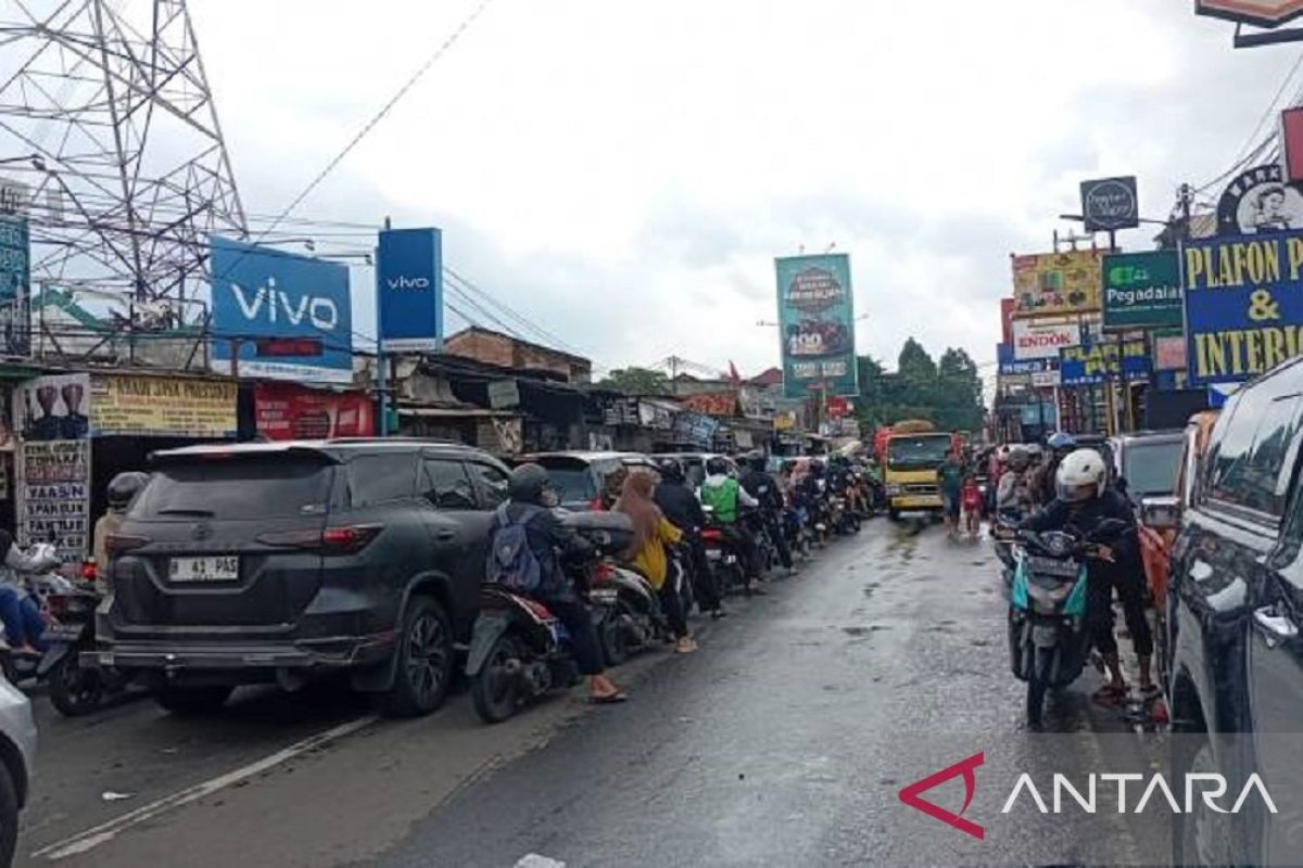 Ciledug–Tangcity BRT corridor not yet fully operational due to flooding