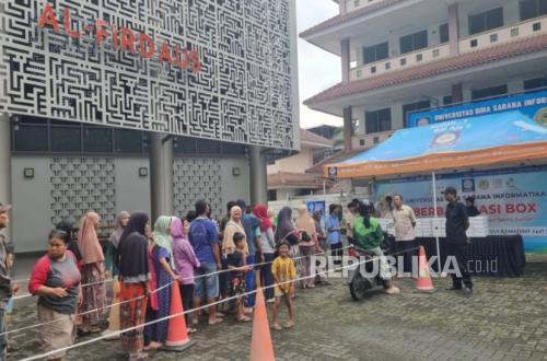 Not Only Sharing, UBSI Jatiwaringin Campus Instills Social Character Through Ramadan Nasi Boxes