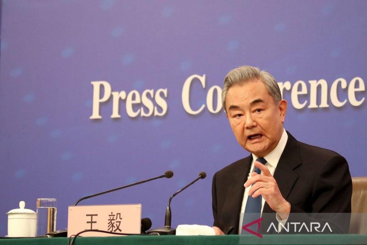 Wang Yi: China and Russia Have a Consensus on International and Regional Issues