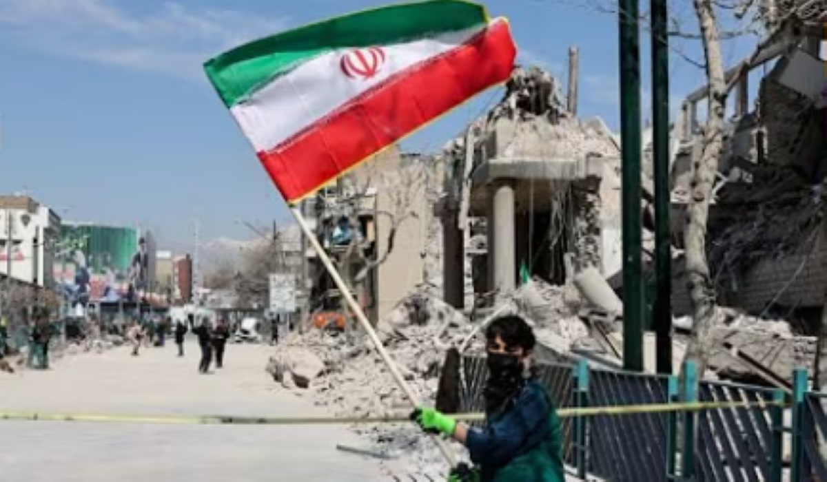 Israel Attacks Iran's Military Infrastructure, Targeting F-14 Fighter Jets at Isfahan