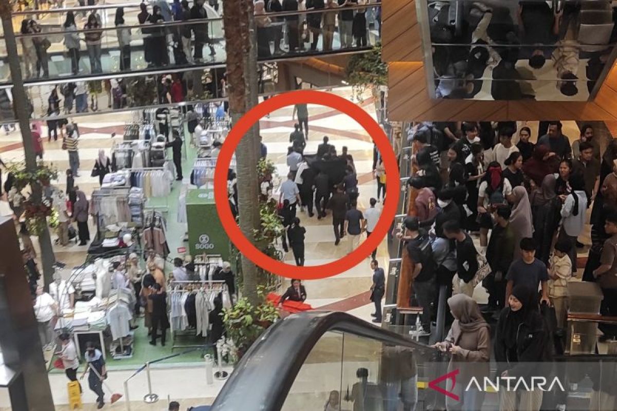 Police confirm a man fell from the third floor of PIM 2, South Jakarta
