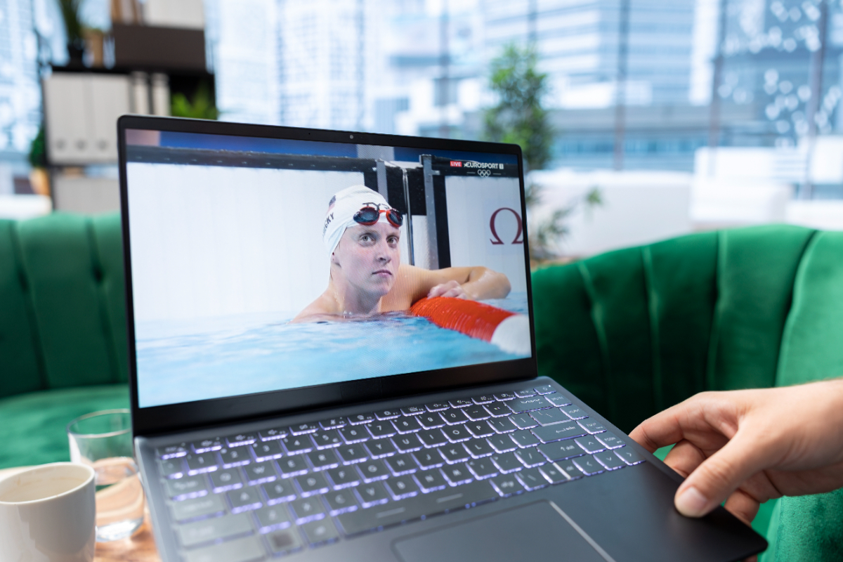 Six Ways to Change the Windows 7 Laptop Wallpaper