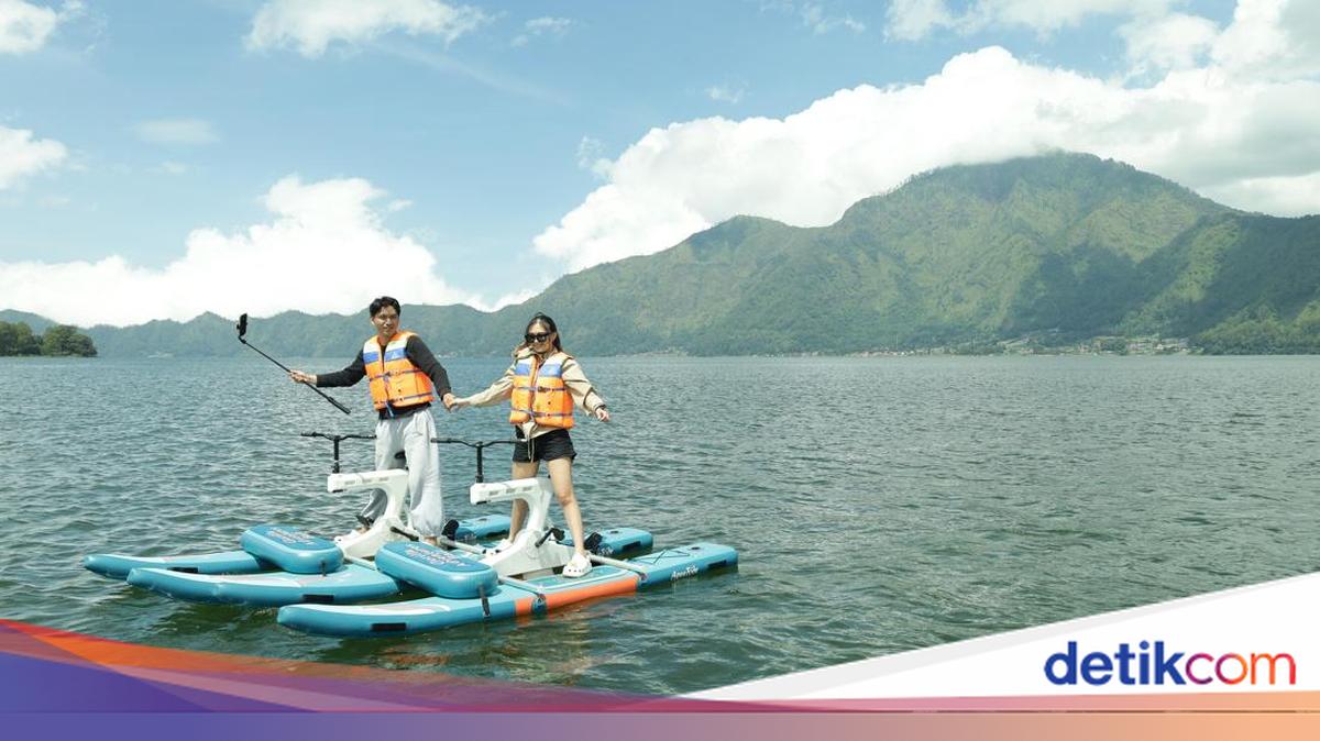 Relax as You Ride a Water Bike at Batur Aqua Ride