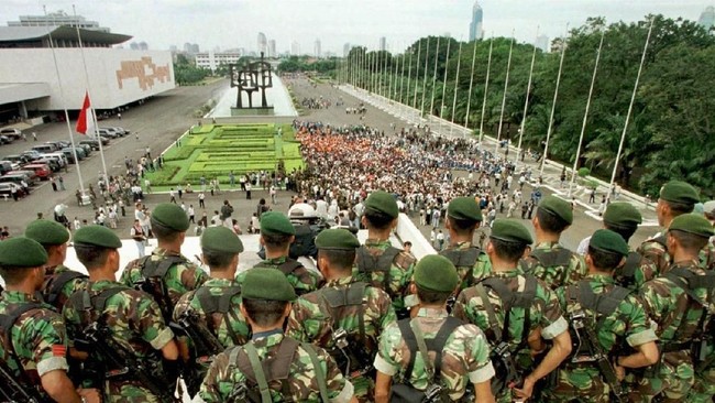 When 14 Indonesian Economy Ministers Resigned En Masse