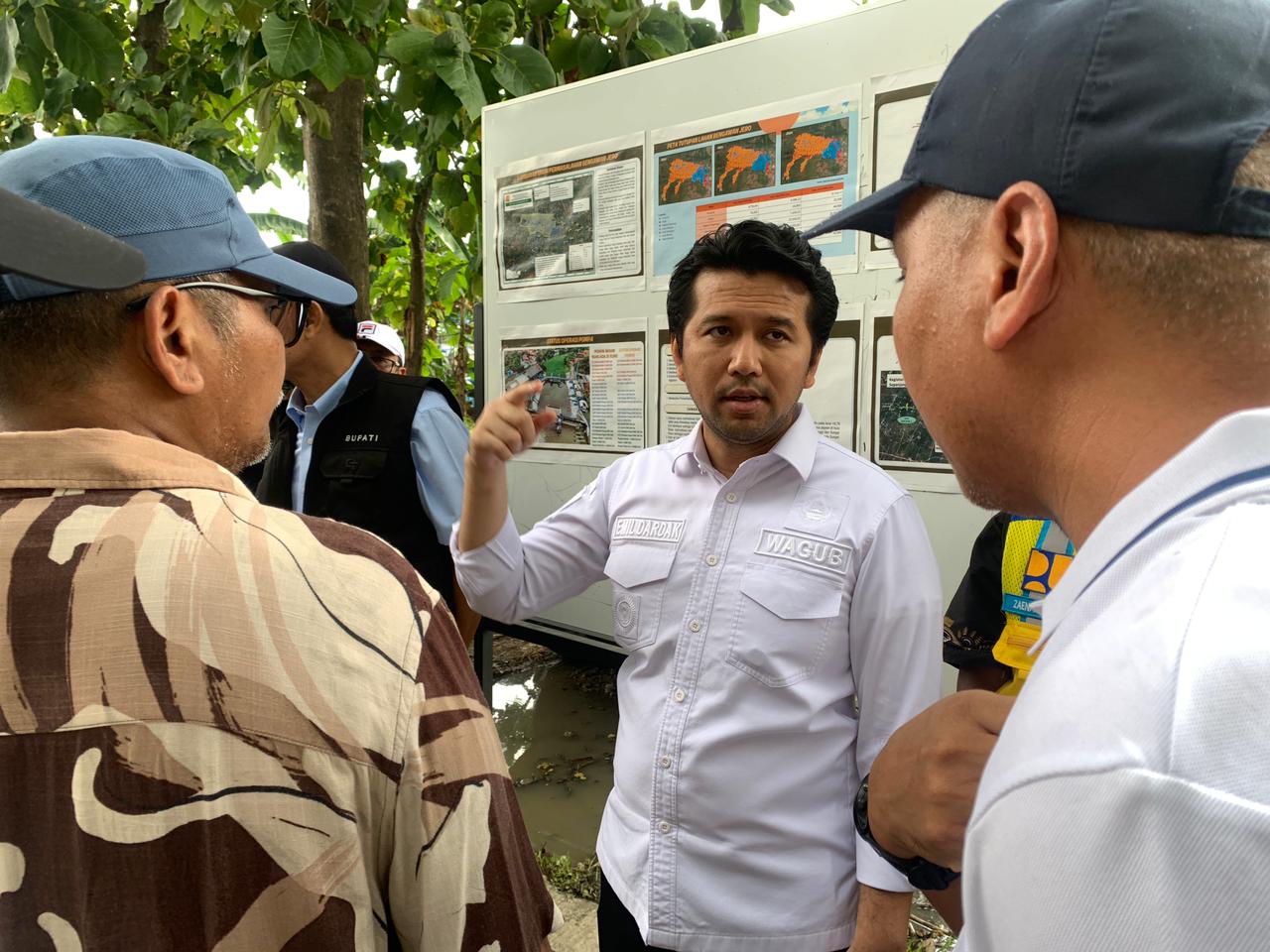 East Java Deputy Governor Checks Kuro Floodgate to Ensure Pumps Operate Optimally