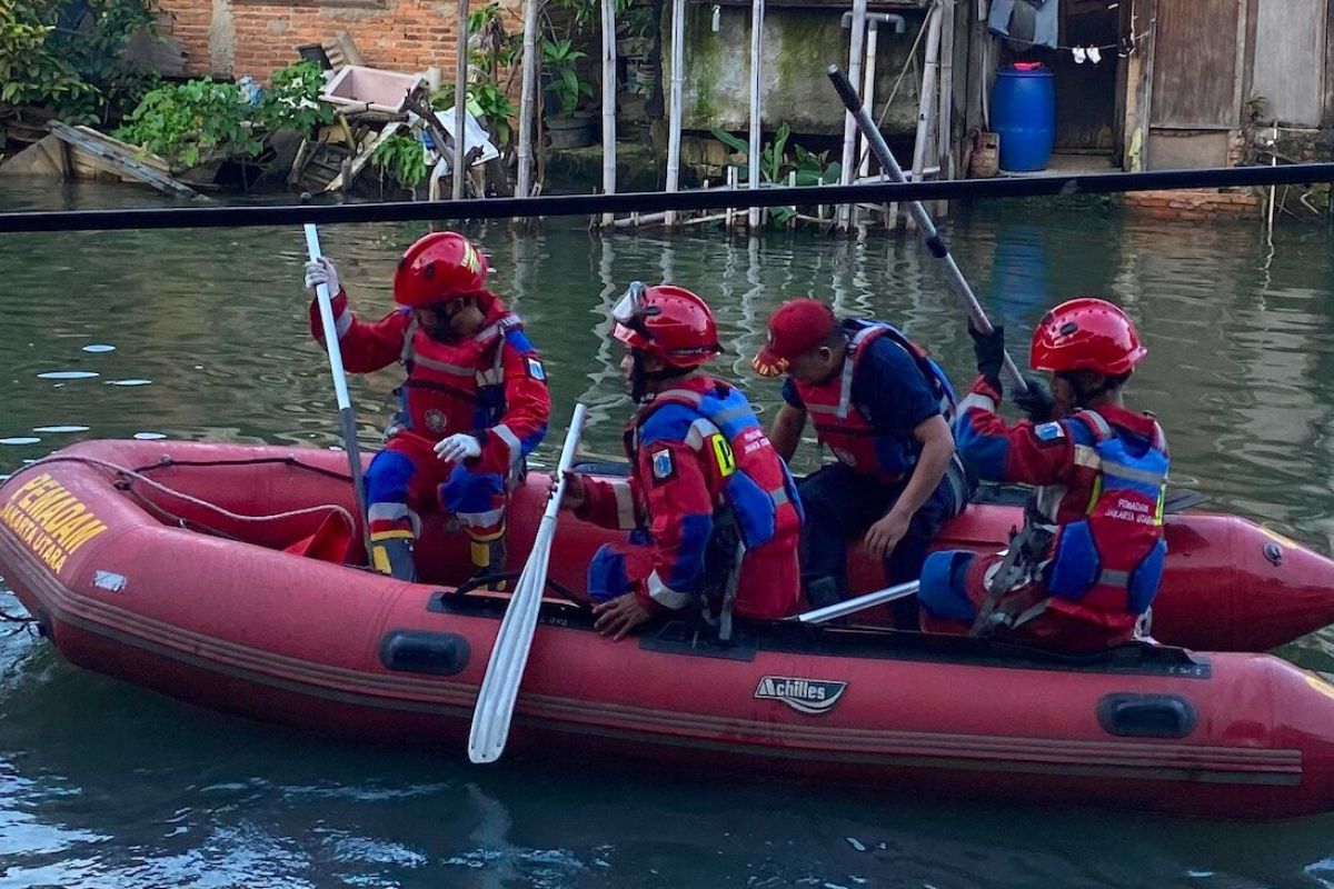 Officials recover body of teenager who drowned in Pademangan