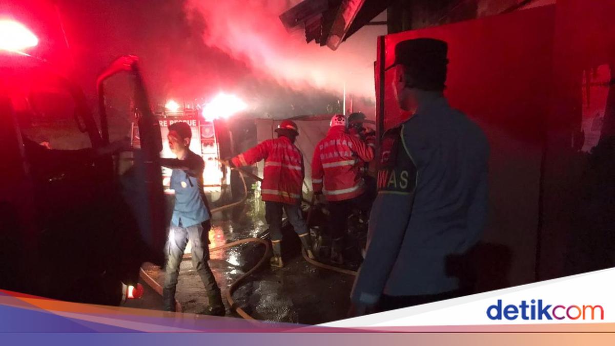 Kiosk in Batubulan Burnt Out, Rp30 Million Losses