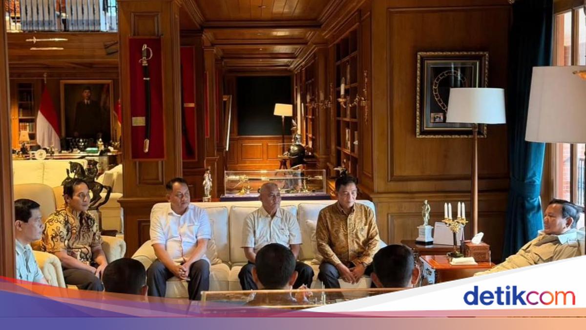 In Hambalang, Prabowo Brings Together Former Aides and Bodyguards From His Active Duty in the TNI