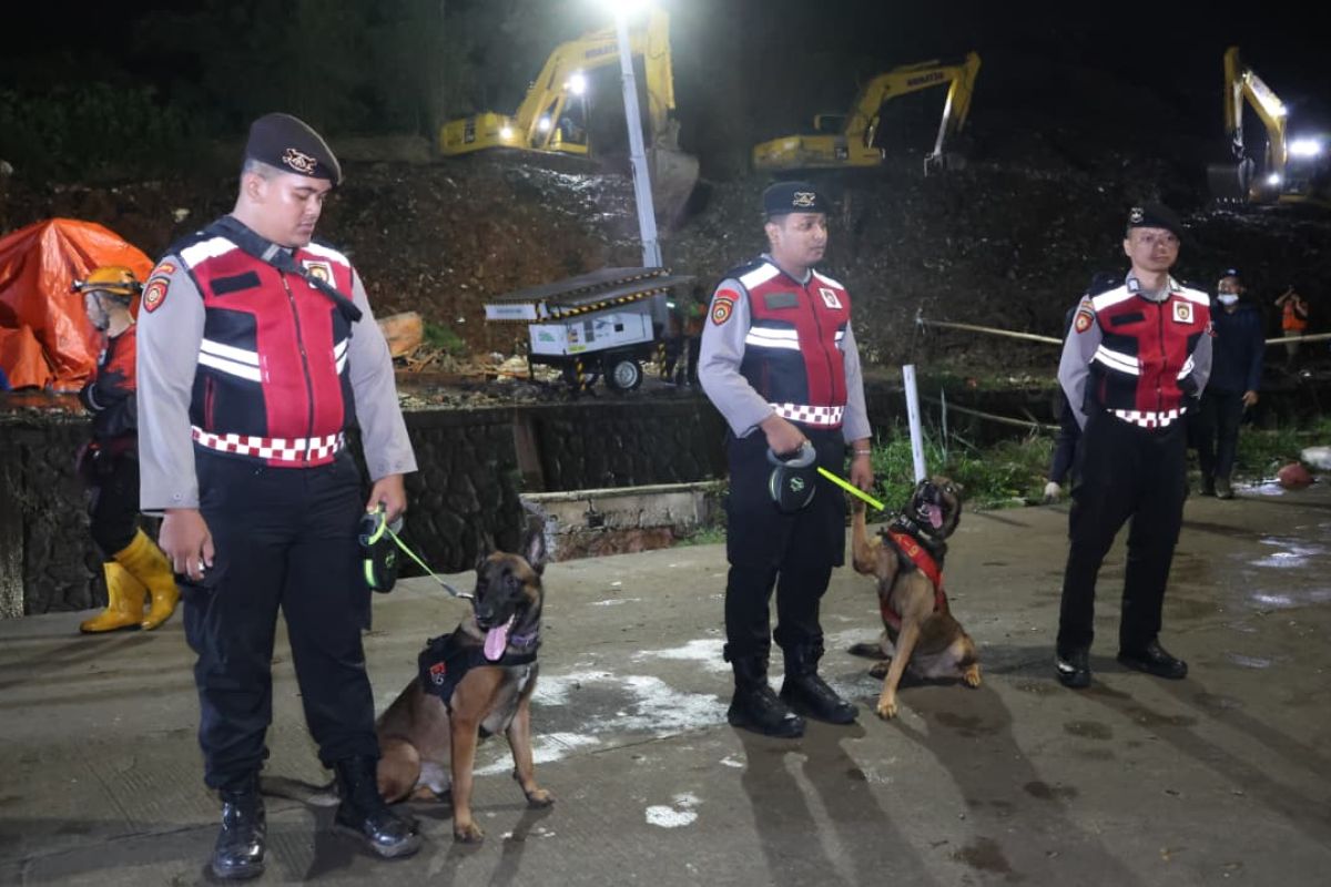 Bekasi City Police Confirm Four Deaths from Bantargebang Landfill Collapse