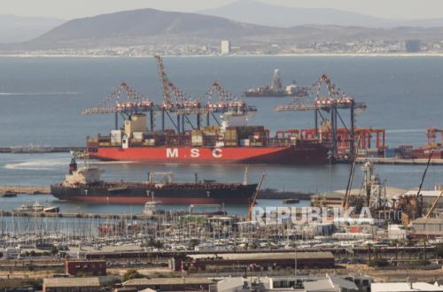 Global Oil Prices Breach 111 US Dollars per Barrel, Highest Since 2022