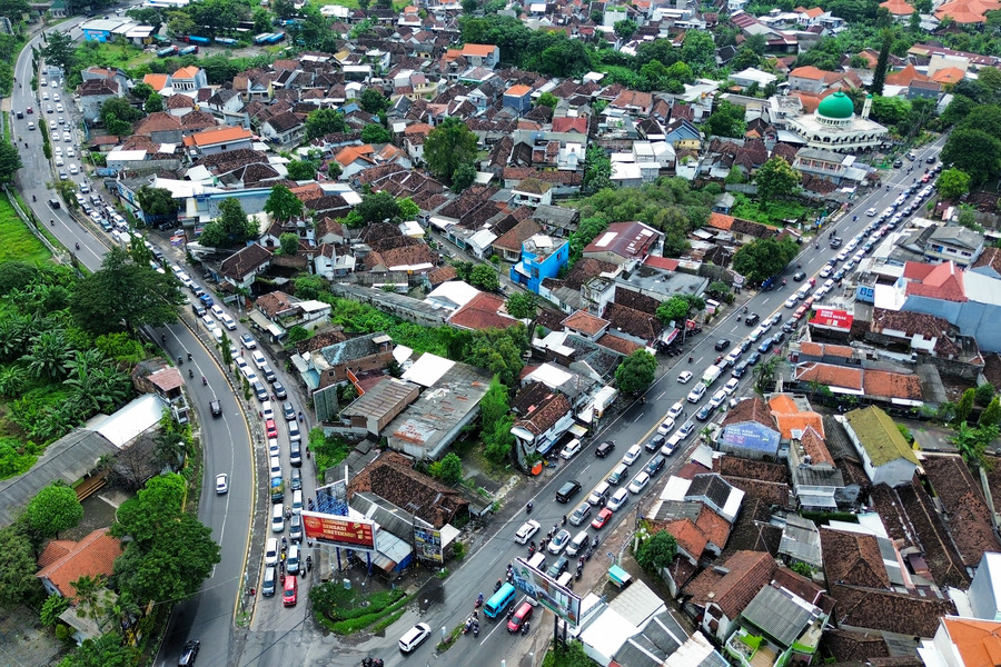 24.9 Million Homebound Travellers Predicted to Flood East Java, Peak Traffic Expected on 18 March