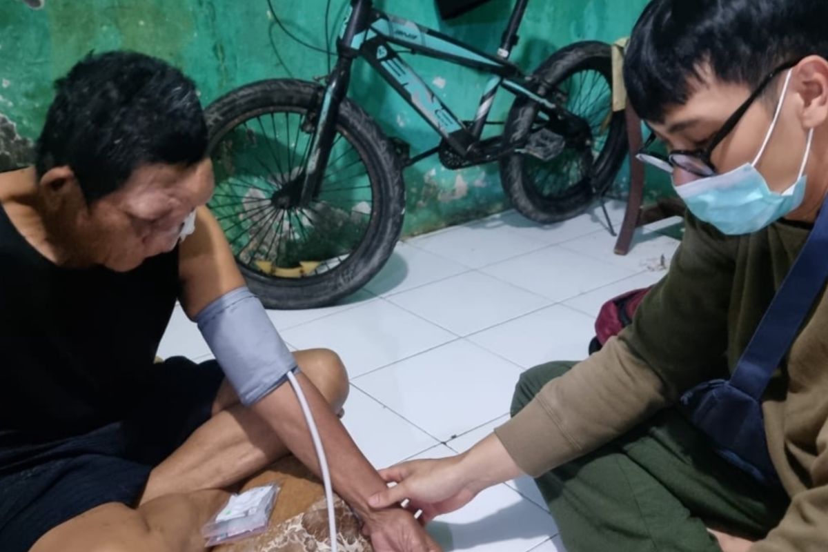 North Jakarta Health Office Visits Residents Requiring Healthcare Services