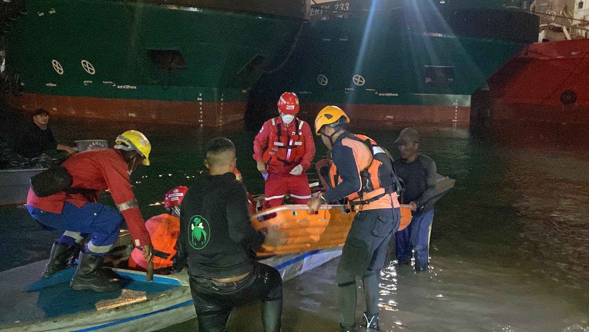 Batam Tugboat Rescue: Crew Member Found Alive After Three Days Inside Capsized Vessel