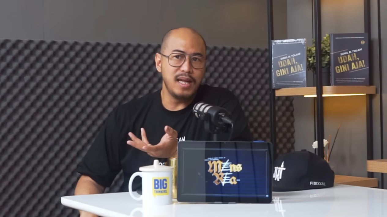 Comedian Pandji Pragiwaksono to Face Further Police Questioning Over Toraja Funeral Jokes Despite Customary Sanctions