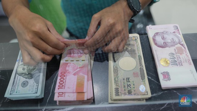 Asia's Currency Crisis: All Asian Currencies Weaken Against US Dollar