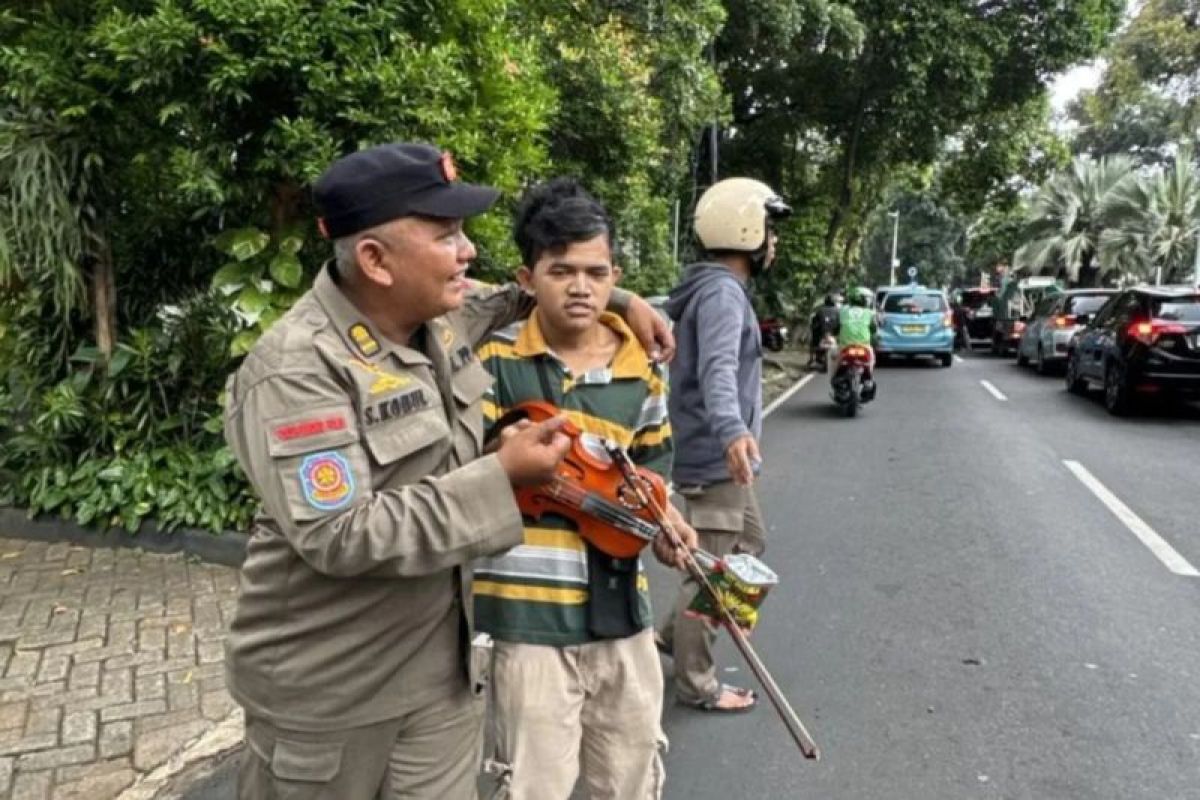 South Jakarta Social Services reach 30 welfare service beneficiaries during Ramadhan