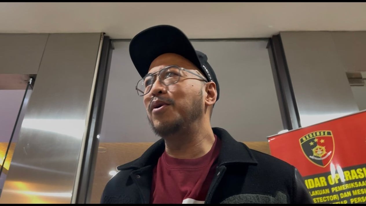 Comedian Pandji Pragiwaksono Visits Police Headquarters Without Lawyer Haris Azhar, Expected to be Questioned Over Toraja Customary Trial