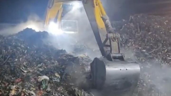 Environment Minister Issues Stern Warning, Investigates Fatal Bantar Gebang Landslide Tragedy