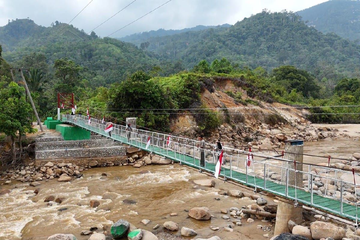 TNI completes bridge construction in Central Tapanuli, improving public access
