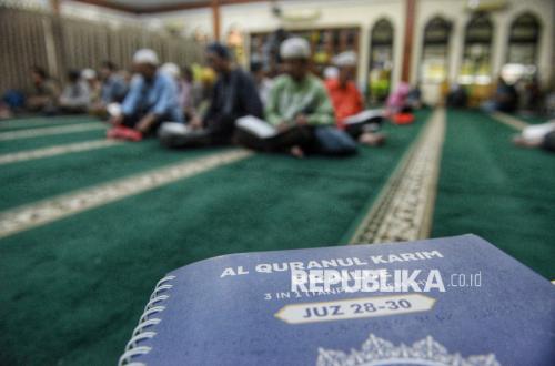 Ramadhan Celebration: Blind Children Actively Recite Braille Quran