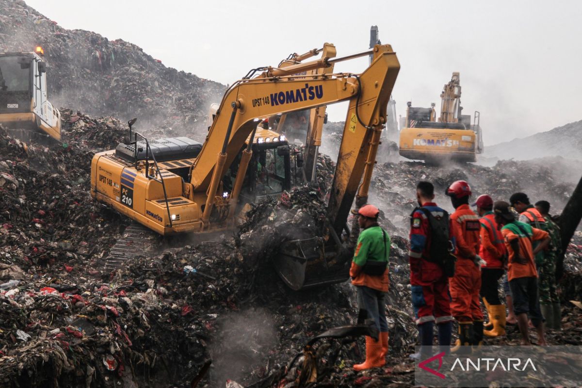 Minister of Environment: Overhaul Bantargebang to Prevent Future Waste Collapses