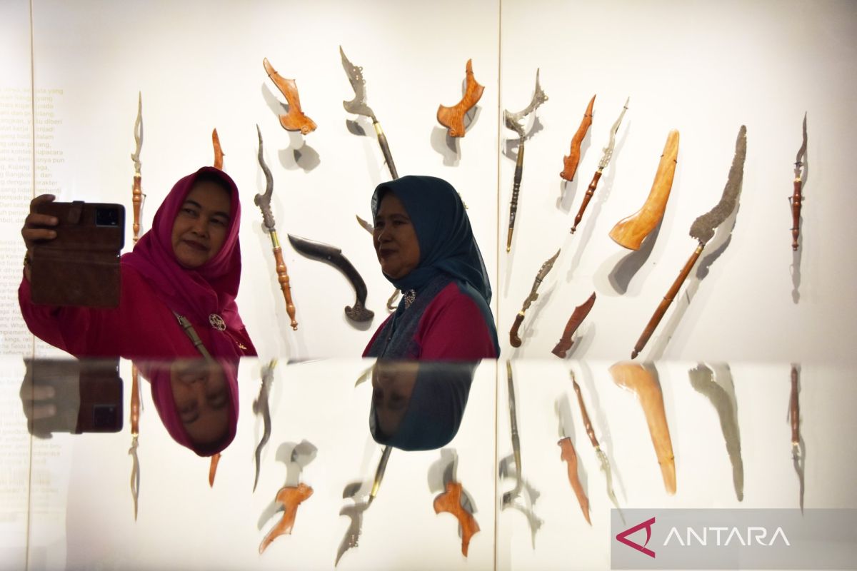 Culture Minister Calls for Enhanced Capacity of Keris Craftsmen through Professional Certification