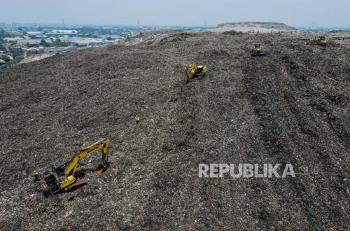 Bantargebang Waste Landfill Collapse Kills Four, Government Prepares Law Enforcement Action