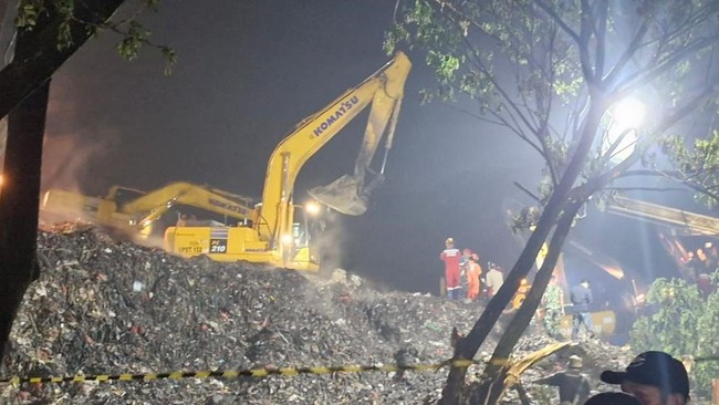 Search and Rescue Operations Continue Following Waste Heap Landslide at Bantar Gebang