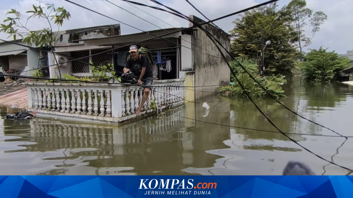 Houses Submerged in 5-Metre Flood in Periuk, Tangerang