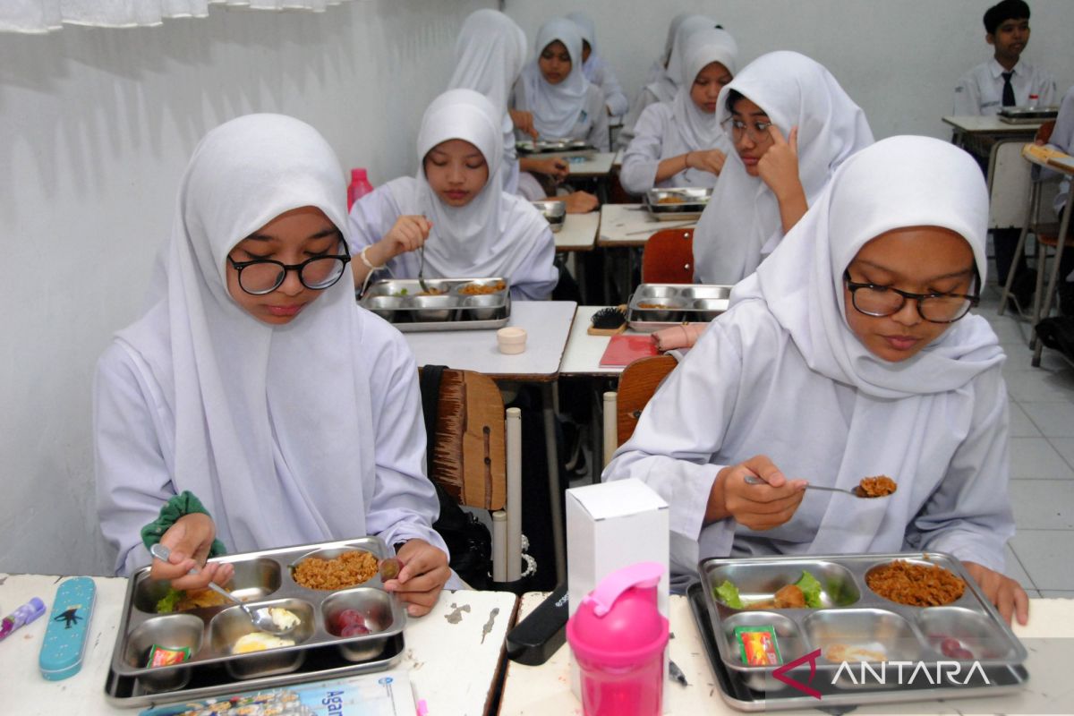 Indonesia's free meals program covers one-third nutrition needs: BGN
