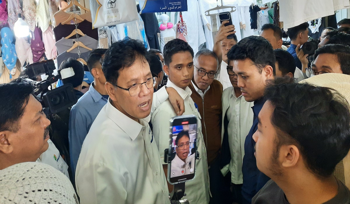 Oil Price Breaches US$100, Purbaya: Calm Down, Subsidised Fuel Price Not Rising Yet!