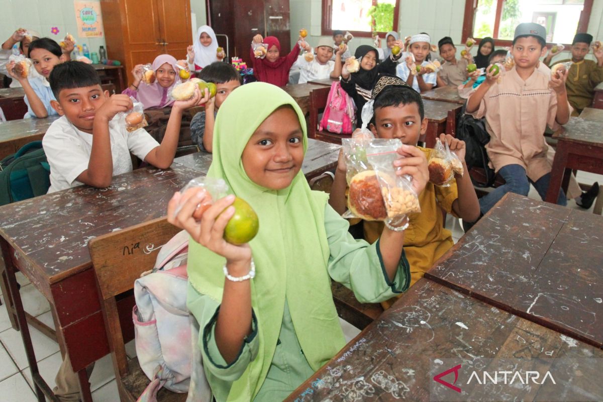 BGN Partners in Sukabumi Contribute to Repairs of Damaged School