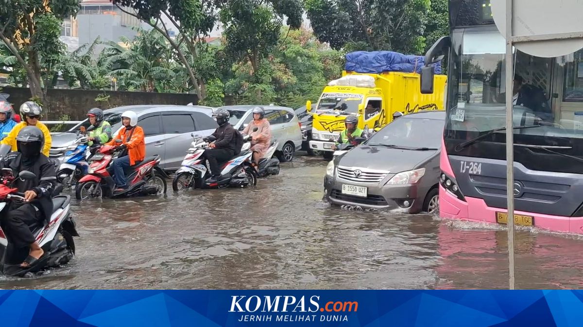 Flooding Update Jakarta: 15 Neighbourhoods and 2 Road Sections Still Submerged, All in West Jakarta