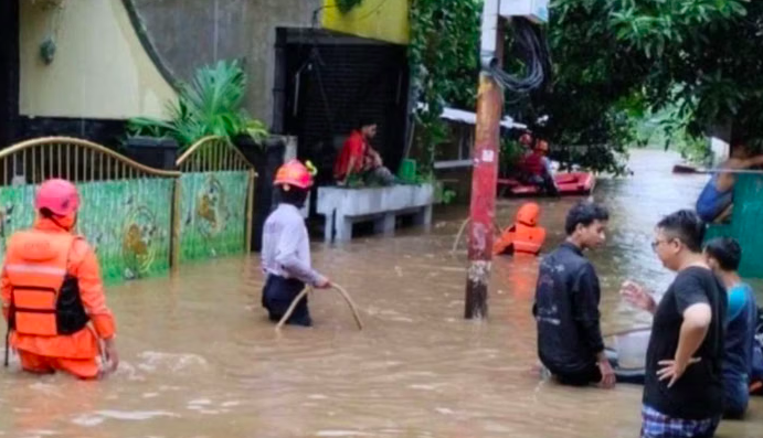 Flooding Paralysises Traffic on Outer Ring Road Cengkareng