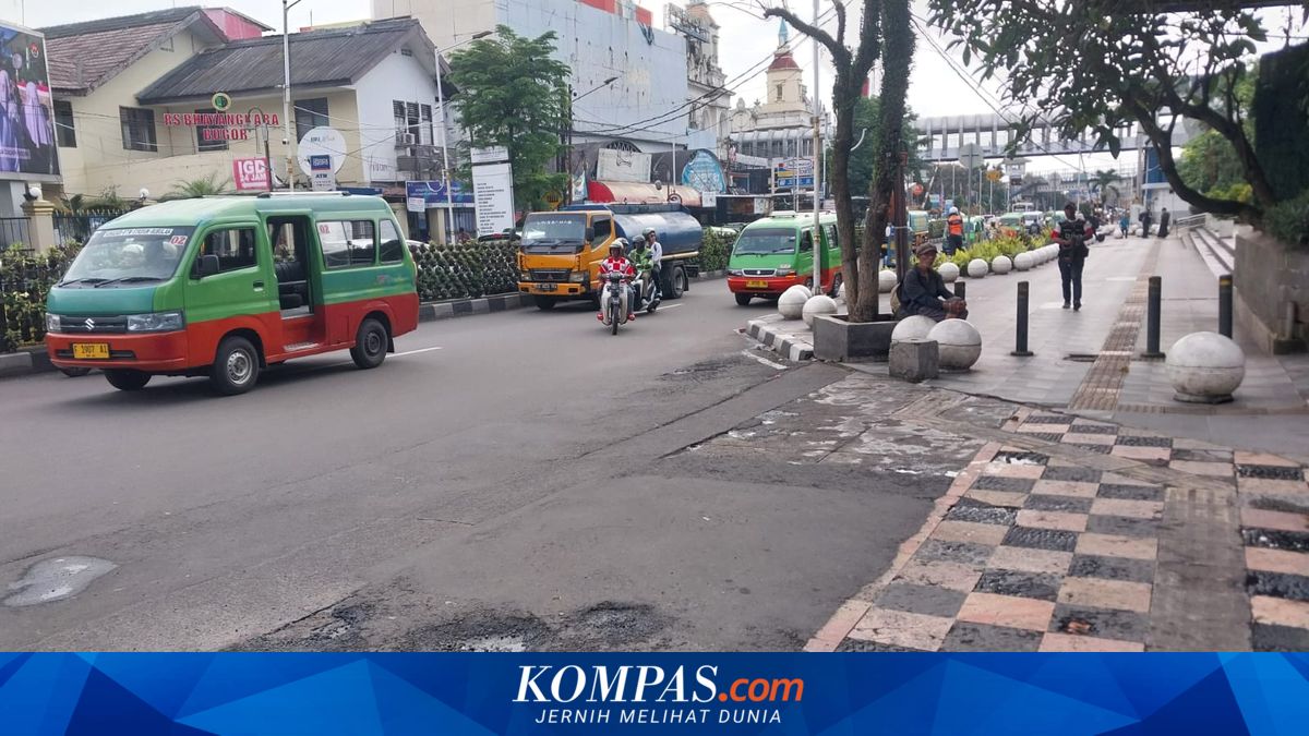Bogor City Minibuses Continue Operating During Eid Holiday, Residents Resign to Traffic Congestion