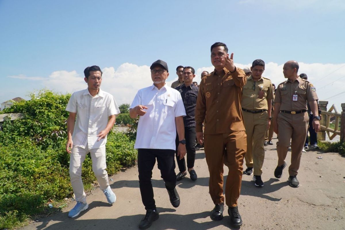 Coordinating Minister Zulhas assists application for Jepara-Demak bridge development funding