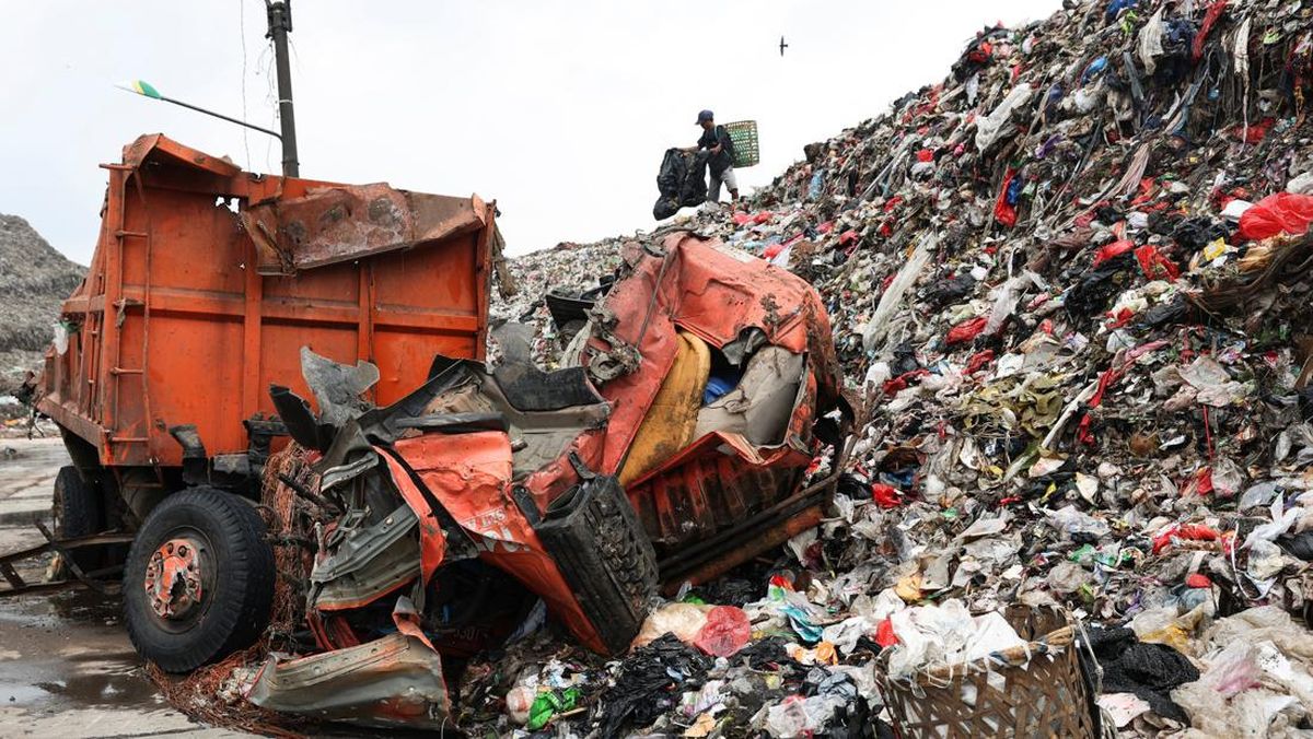 Death Toll From Bantargebang Landfill Collapse Rises to Five