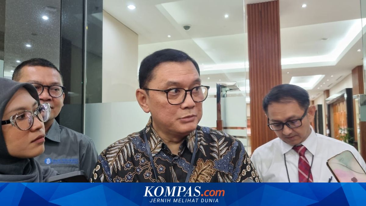 Consumer Confidence Dips Slightly to 125.2 Level in February 2026