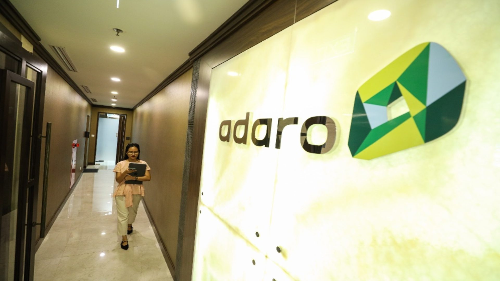 Foreign Asset Managers Quietly Accumulate ADRO Shares
