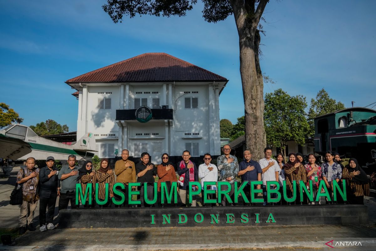 Culture Minister Highlights Importance of Exhibition Layout at Medan's 1945 Struggle Building Museum