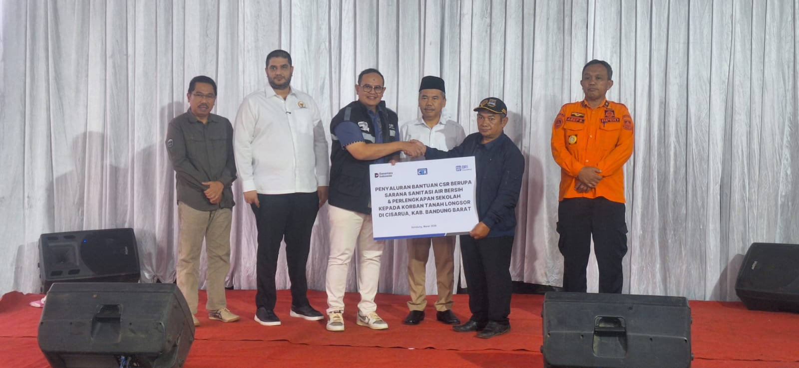 Residents Affected by Landslide in West Bandung Receive Sanitation Support and School Equipment