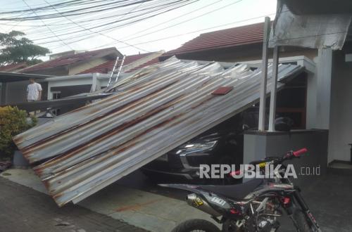 Hundreds of Houses in Cimahi City Damaged by Tornado