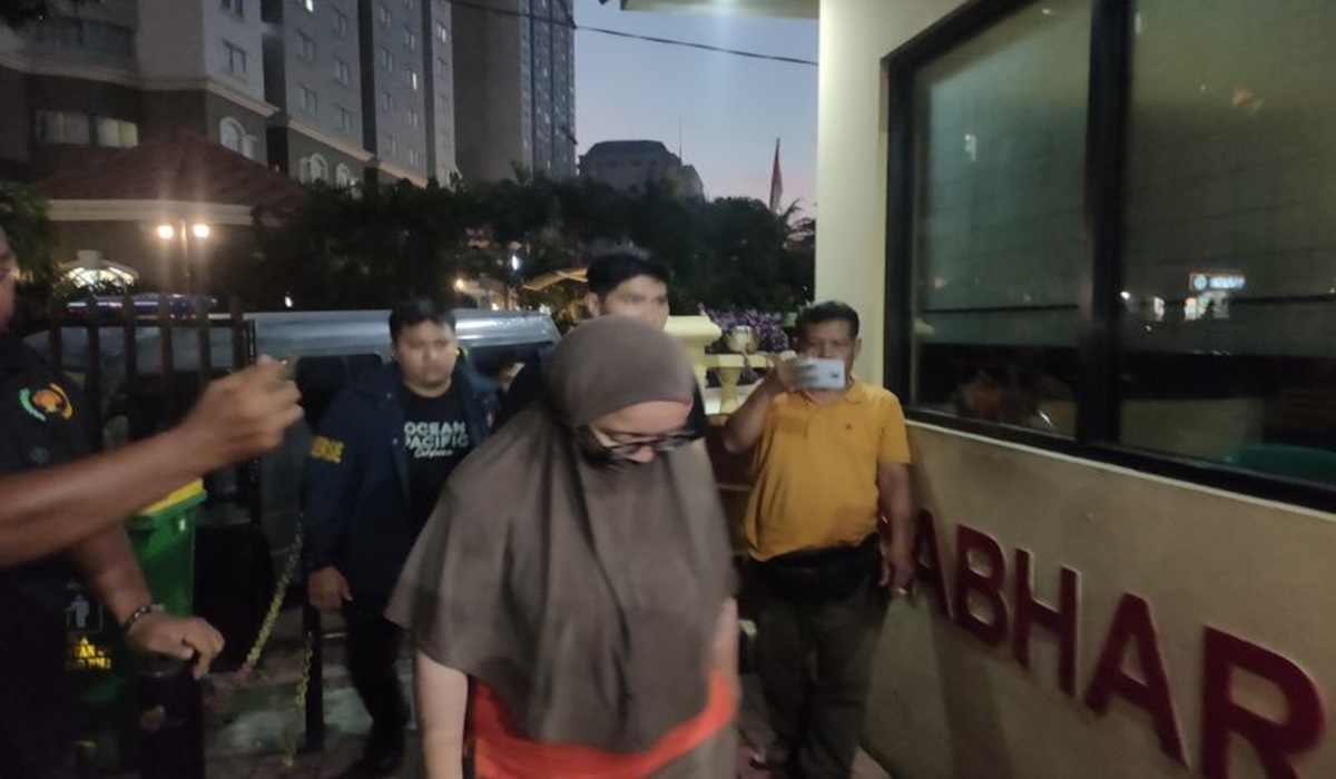 Woman Drowning in Debt Steals Friend's Property Worth 300 Million Rupiah